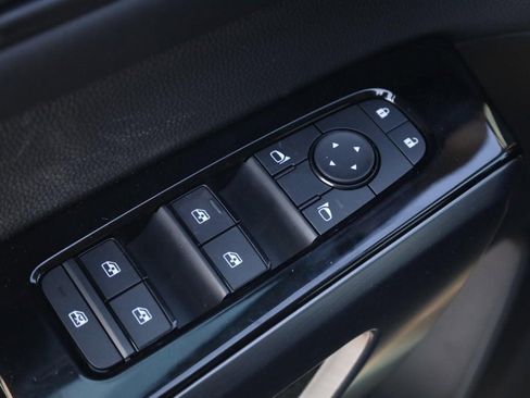 New 2026 Nissan Pathfinder SL image 11