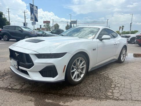 Used 2025 Ford Mustang GT Premium RWD image 7