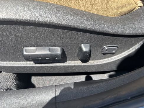 Used 2013 Hyundai Elantra Limited w/ Technology Pkg FWD image 17