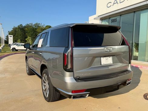 Used 2023 Cadillac Escalade Sport Platinum w/ LPO, ONYX Package AWD/4WD image 3