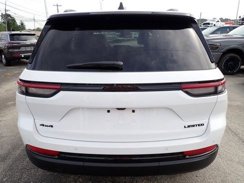 New 2025 Jeep Grand Cherokee Limited w/ Black Appearance Package image 4