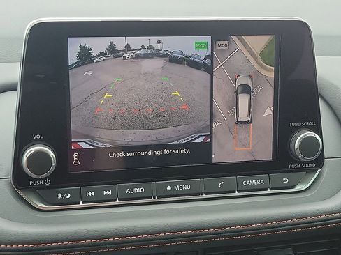 Used 2025 Nissan Rogue SV image 17