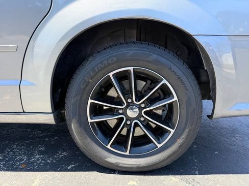 Used 2016 Dodge Grand Caravan SE FWD image 27