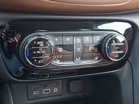 Used 2020 Buick Encore GX Essence w/ Advanced Technology Package image 19