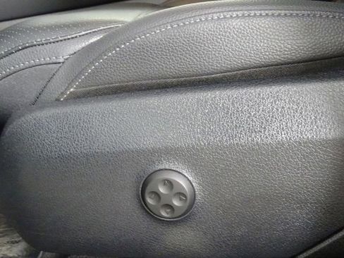 Used 2024 Mercedes-Benz GLC 300 image 21