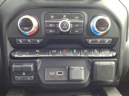 Used 2022 GMC Sierra 3500 AT4 w/ AT4 Preferred Package image 18