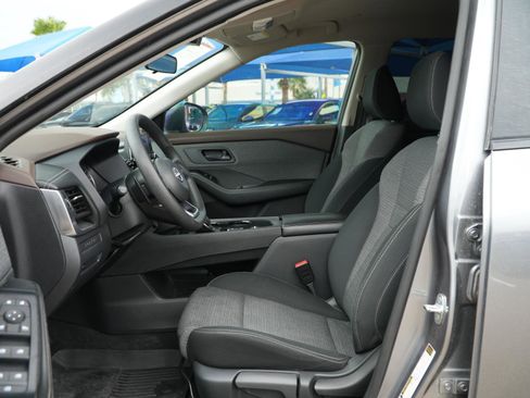 Used 2022 Nissan Rogue S FWD image 14