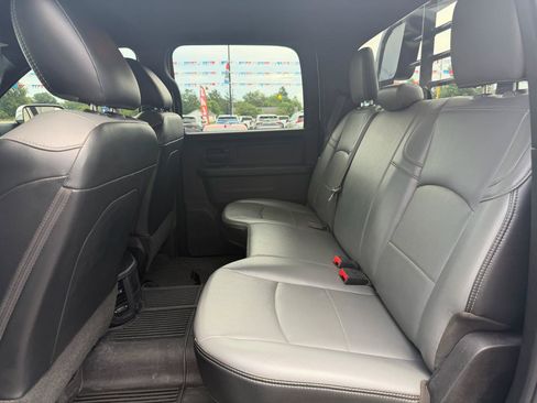 Used 2022 RAM 3500 Tradesman w/ Chrome Appearance Group AWD/4WD image 16