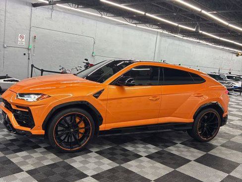 Used 2021 Lamborghini Urus AWD/4WD image 5