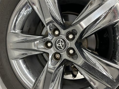 Used 2018 Toyota Highlander Limited Platinum image 22