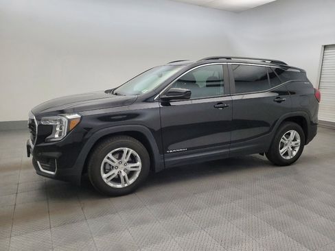 Used 2022 GMC Terrain SLE w/ Driver Convenience Package FWD image 2