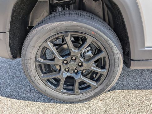 New 2026 Jeep Compass Latitude AWD/4WD image 7
