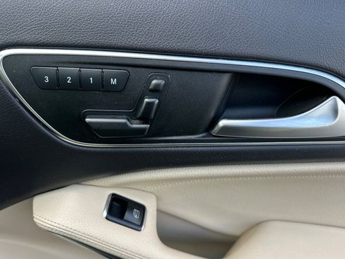 Used 2017 Mercedes-Benz GLA 250 4MATIC image 22