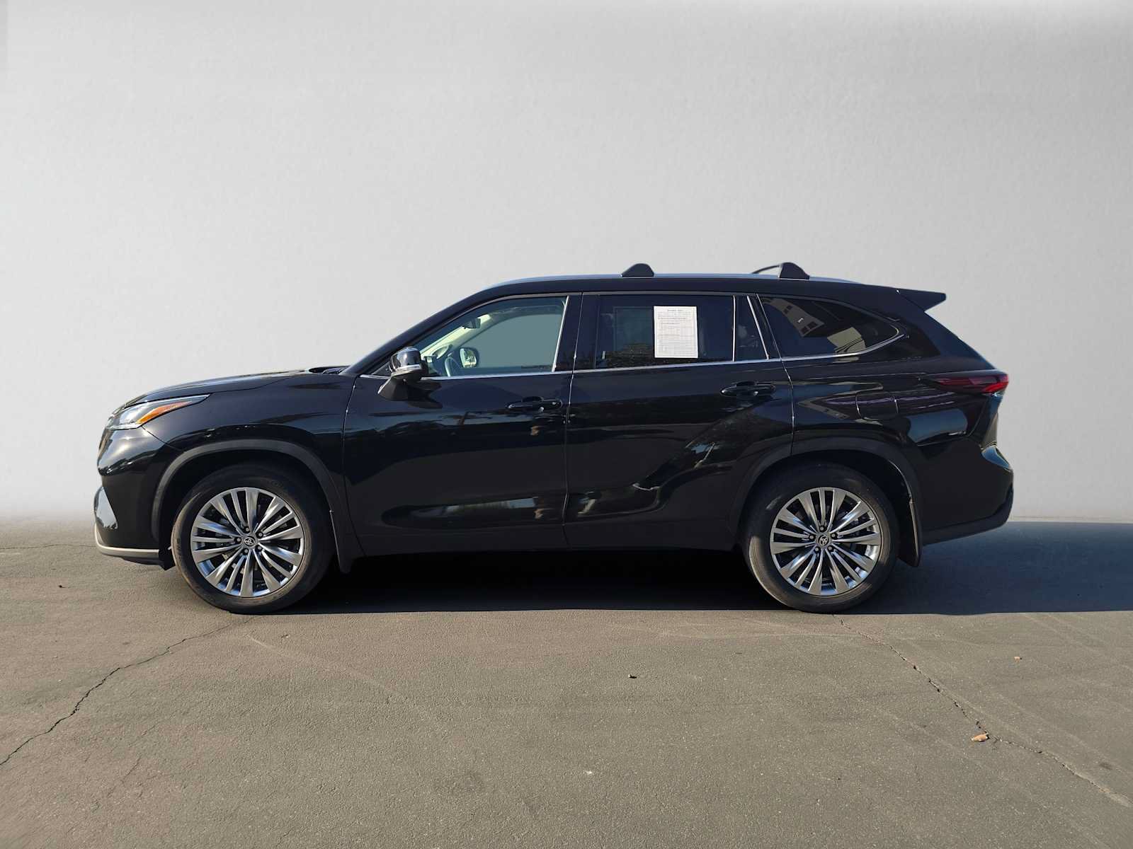 Certified 2026 Toyota Highlander Platinum AWD/4WD image 6