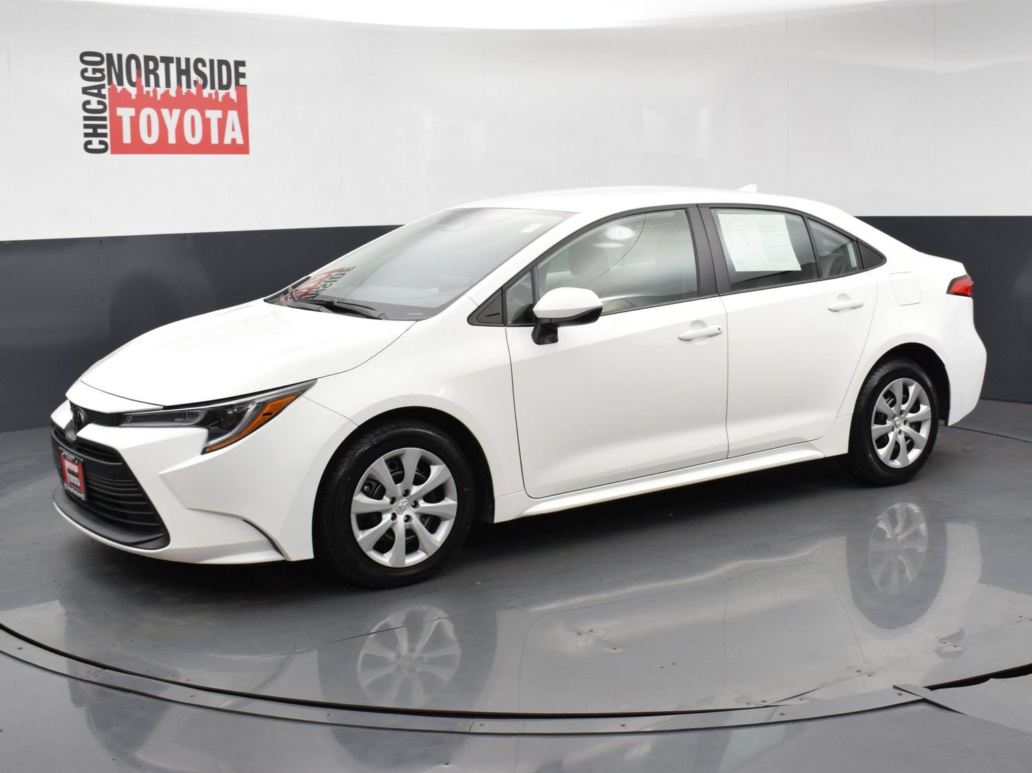 Used 2025 Toyota Corolla LE FWD image 8
