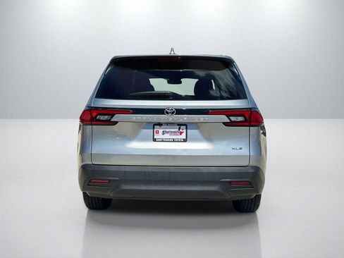 Used 2025 Toyota Grand Highlander FWD image 6