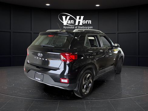 Certified 2025 Hyundai Venue SEL FWD image 7