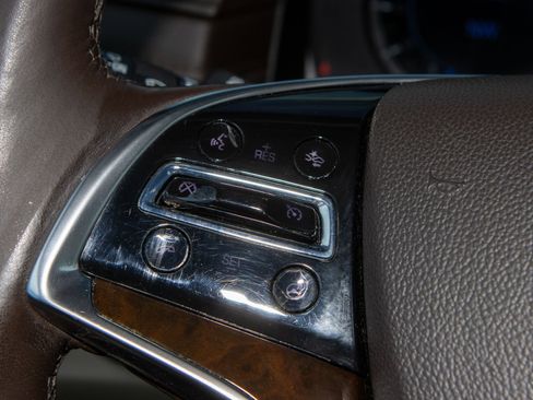 Used 2016 Cadillac Escalade Luxury image 34