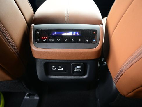 New 2025 Nissan Pathfinder Platinum image 17