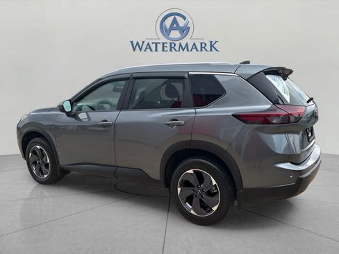 Certified 2026 Nissan Rogue SV w/ SV Premium Package FWD image 4