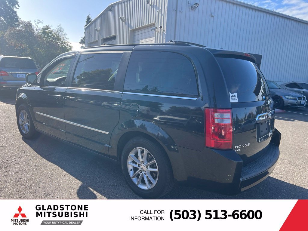 Used 2010 Dodge Grand Caravan SXT FWD image 6