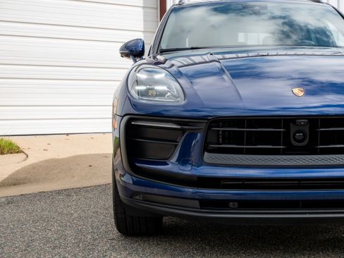Used 2024 Porsche Macan image 11