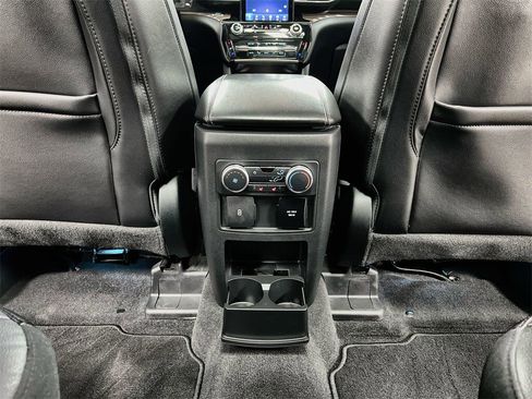 Used 2022 Ford Explorer Limited w/ Limited Technology Package image 24