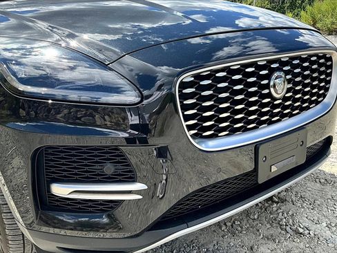 Used 2022 Jaguar E-PACE SE image 27