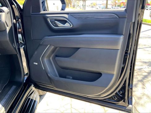 Used 2023 GMC Yukon XL SLT w/ SLT Premium Package AWD/4WD image 19