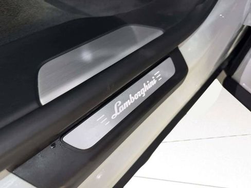 Used 2019 Lamborghini Urus AWD/4WD image 64