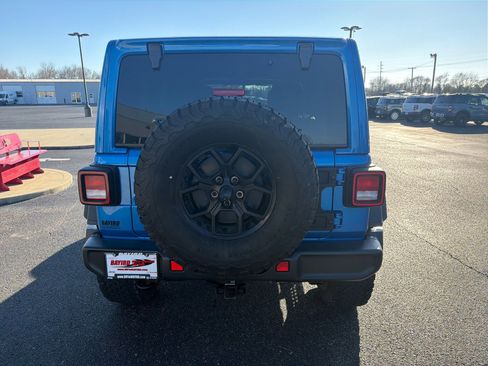 Used 2022 Jeep Wrangler Unlimited Sport image 7