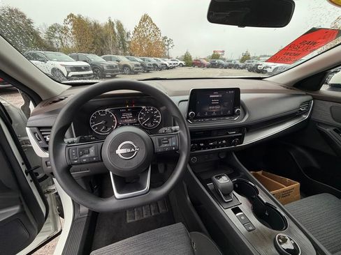 Certified 2023 Nissan Rogue SV image 19