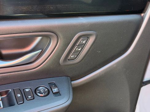 Used 2024 Honda Pilot Touring image 13