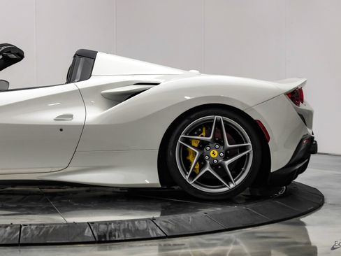 Used 2022 Ferrari F8 Tributo RWD image 12