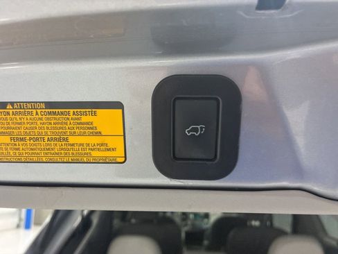 Used 2011 Toyota Sienna XLE image 29