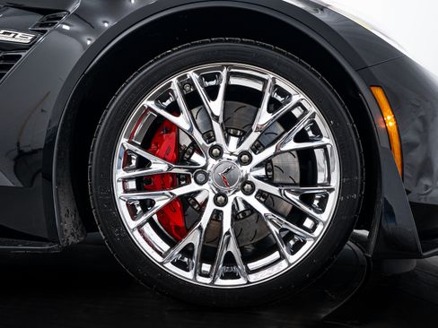 Used 2017 Chevrolet Corvette Z06 w/ Chrome Badge Package image 11