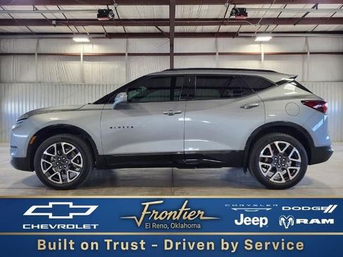 Used 2025 Chevrolet Blazer RS FWD image 1