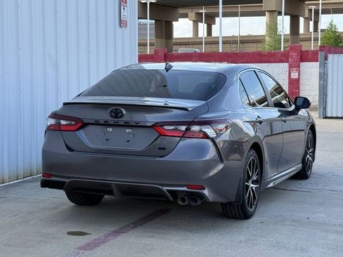 Used 2023 Toyota Camry SE w/ Convenience Package image 4