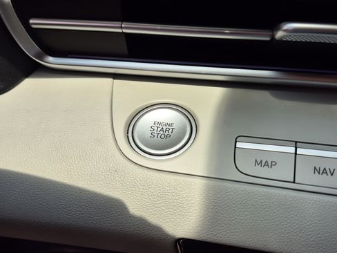 Certified 2023 Hyundai Elantra Limited FWD image 29