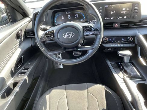 Certified 2025 Hyundai Elantra Sport FWD image 9