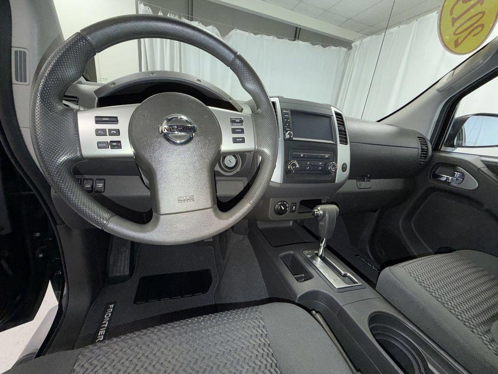Used 2019 Nissan Frontier SV AWD/4WD image 13
