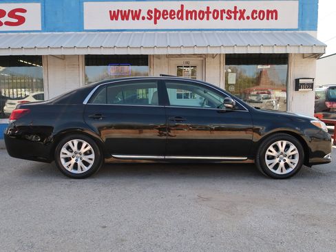 Used 2011 Toyota Avalon image 4