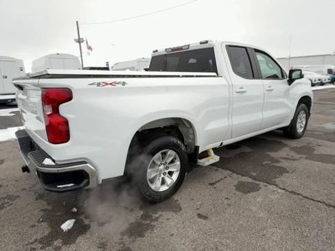 Used 2020 Chevrolet Silverado 1500 LT w/ Convenience Package AWD/4WD image 8