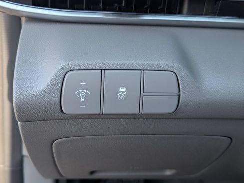 Used 2025 Hyundai Elantra SEL FWD image 24