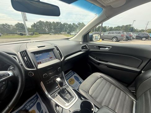 Used 2018 Ford Edge SEL w/ Equipment Group 201A AWD/4WD image 26