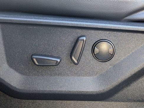 Used 2025 Ford F250 Lariat w/ Chrome Package image 18