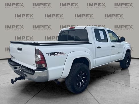Used 2013 Toyota Tacoma 4x4 Double Cab w/ TRD Off-Road Pkg image 3