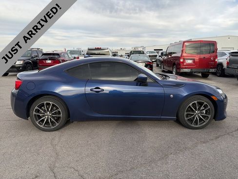 Used 2020 Toyota 86 image 4