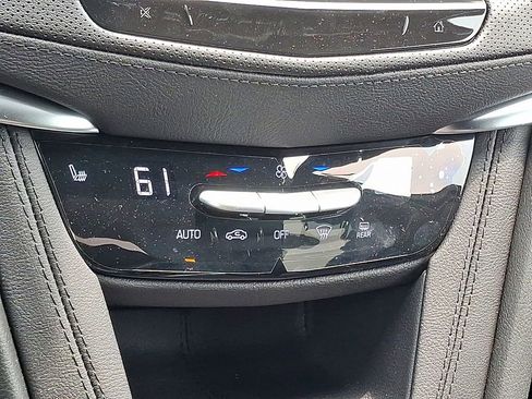 New 2025 Cadillac XT6 Luxury image 37