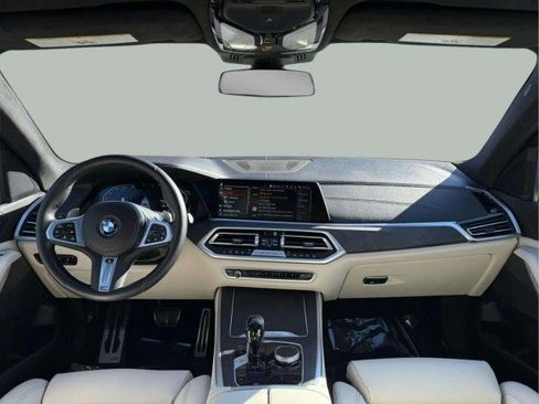 Used 2022 BMW X5 xDrive40i w/ M Sport Package image 9